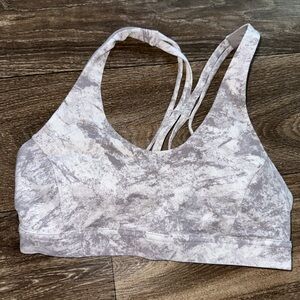 Lululemon sport bra
Size 6